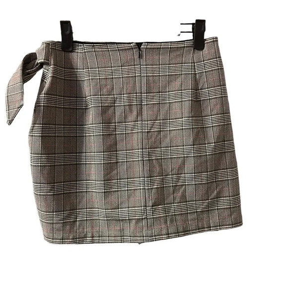 EXPRESS PLAID ASYMMETRICAL MINI SKIRT - Picture 2 of 4